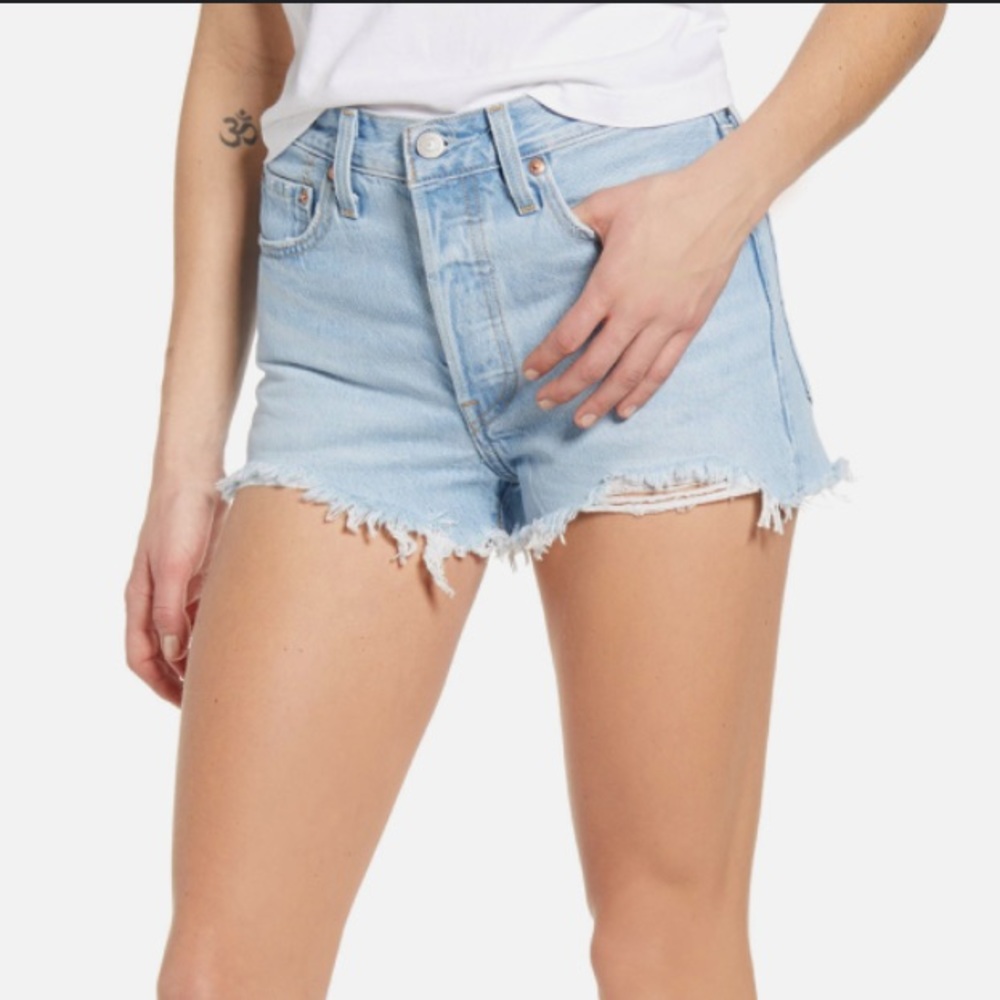 Levi’s Shorts - Picture 2 of 9